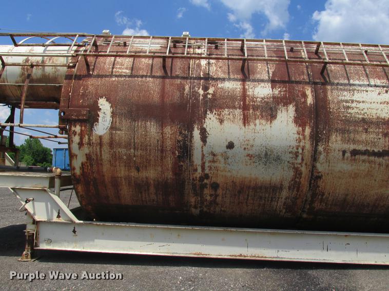 image for item DE3704 Free Flow RVF121CS self-erect silo