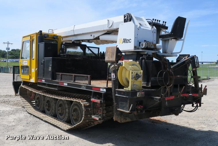 image for item DE3706 1996 Bombardier GT1600NTLFD Go-Tract track carrier with digger derrick