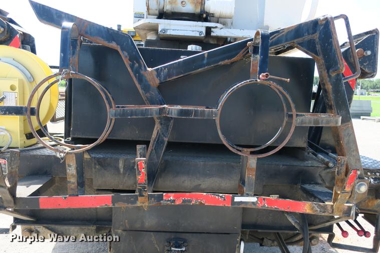 image for item DE3706 1996 Bombardier GT1600NTLFD Go-Tract track carrier with digger derrick