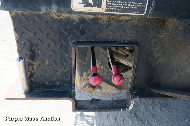 image for item DE3706 1996 Bombardier GT1600NTLFD Go-Tract track carrier with digger derrick