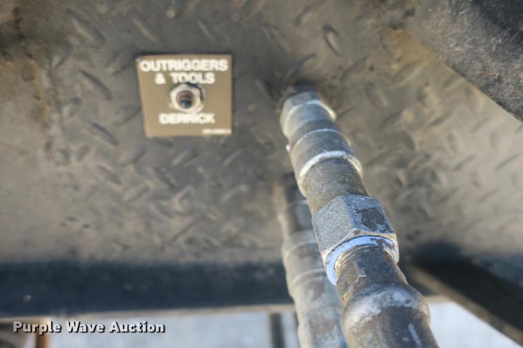 image for item DE3706 1996 Bombardier GT1600NTLFD Go-Tract track carrier with digger derrick