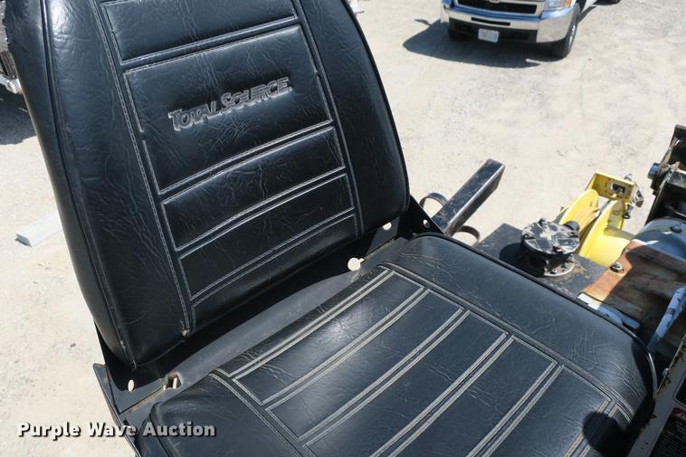 image for item DE3706 1996 Bombardier GT1600NTLFD Go-Tract track carrier with digger derrick