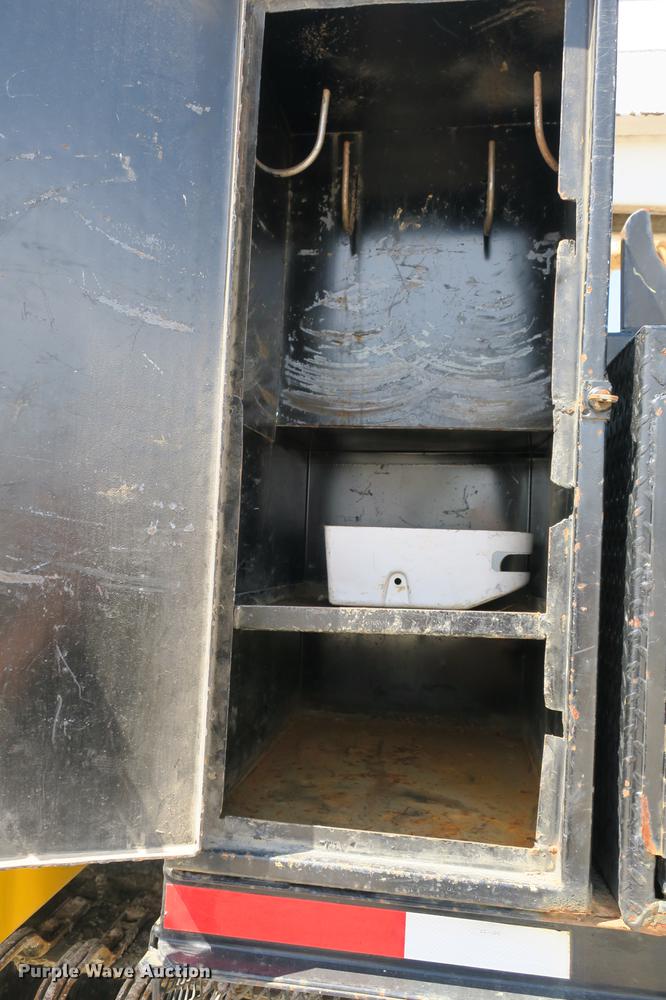 image for item DE3706 1996 Bombardier GT1600NTLFD Go-Tract track carrier with digger derrick