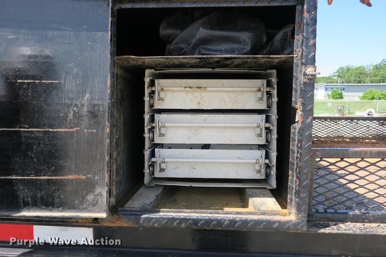 image for item DE3706 1996 Bombardier GT1600NTLFD Go-Tract track carrier with digger derrick