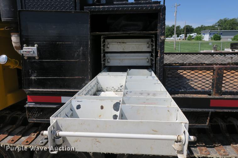 image for item DE3706 1996 Bombardier GT1600NTLFD Go-Tract track carrier with digger derrick