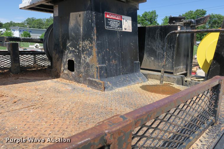 image for item DE3706 1996 Bombardier GT1600NTLFD Go-Tract track carrier with digger derrick