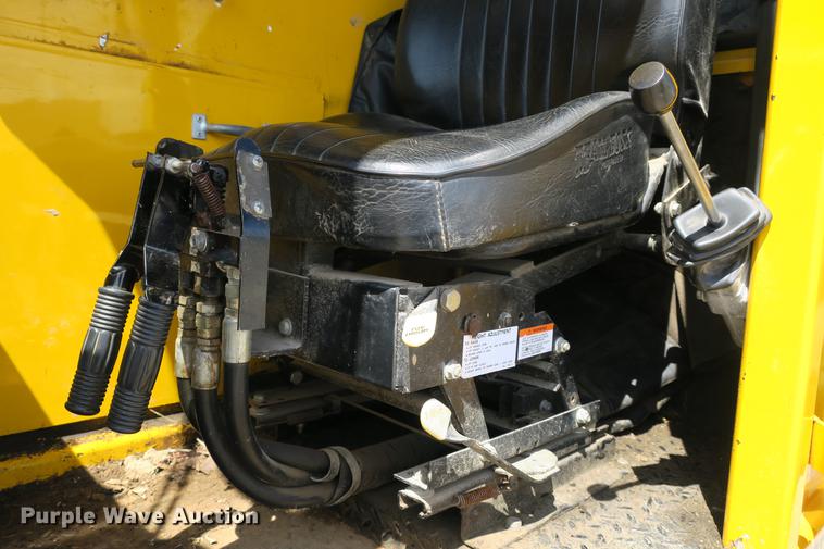 image for item DE3706 1996 Bombardier GT1600NTLFD Go-Tract track carrier with digger derrick