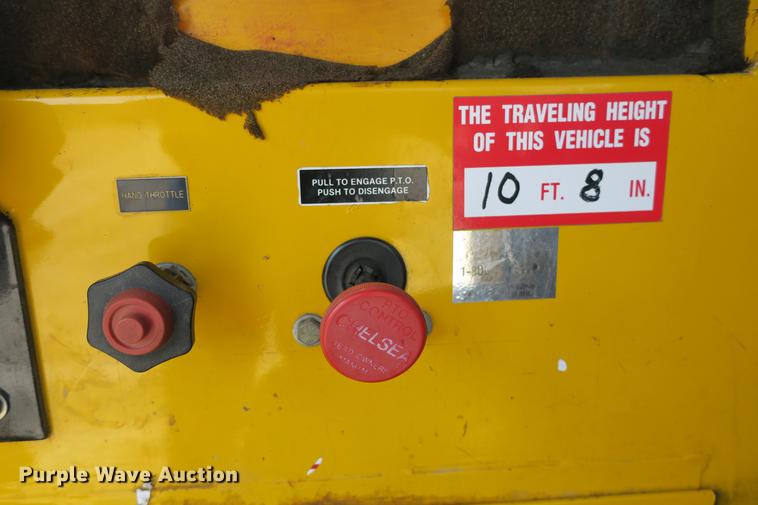 image for item DE3706 1996 Bombardier GT1600NTLFD Go-Tract track carrier with digger derrick