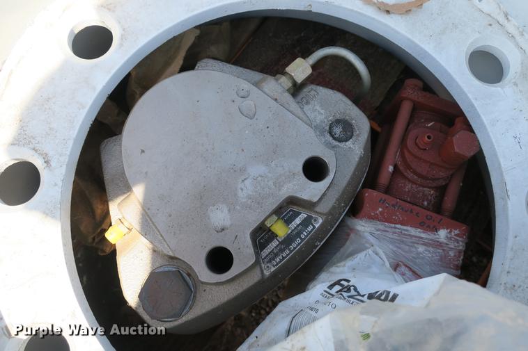 image for item DE3706 1996 Bombardier GT1600NTLFD Go-Tract track carrier with digger derrick