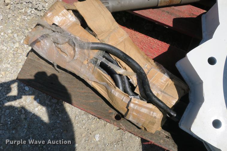 image for item DE3706 1996 Bombardier GT1600NTLFD Go-Tract track carrier with digger derrick