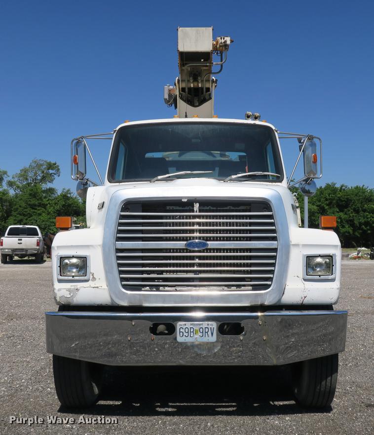 image for item DE3707 1992 Ford L9000 crane truck
