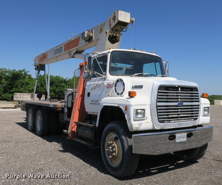 image for item DE3707 1992 Ford L9000 crane truck