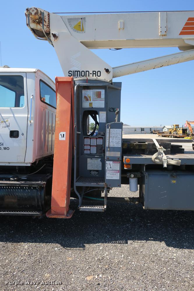 image for item DE3707 1992 Ford L9000 crane truck