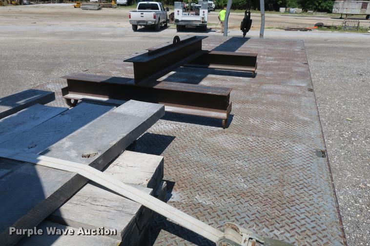 image for item DE3707 1992 Ford L9000 crane truck