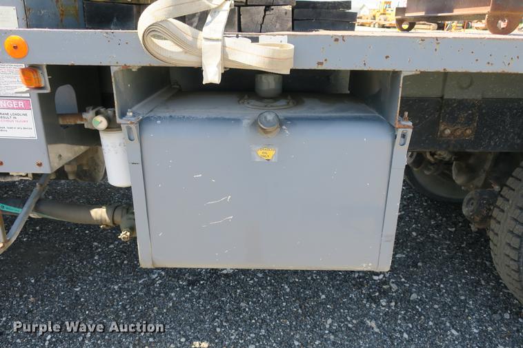 image for item DE3707 1992 Ford L9000 crane truck