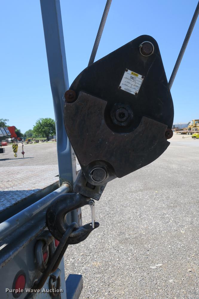 image for item DE3707 1992 Ford L9000 crane truck