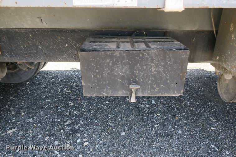 image for item DE3707 1992 Ford L9000 crane truck