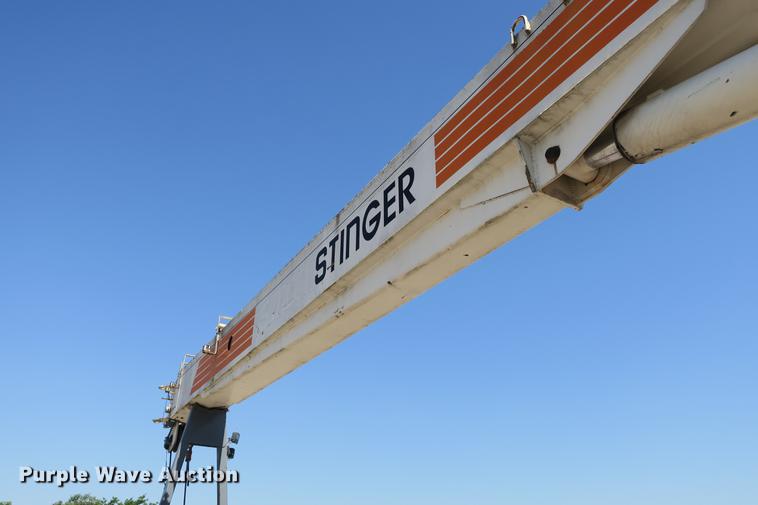 image for item DE3707 1992 Ford L9000 crane truck