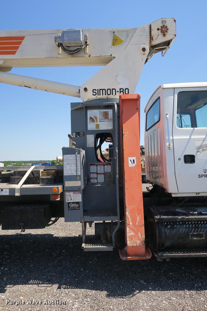 image for item DE3707 1992 Ford L9000 crane truck