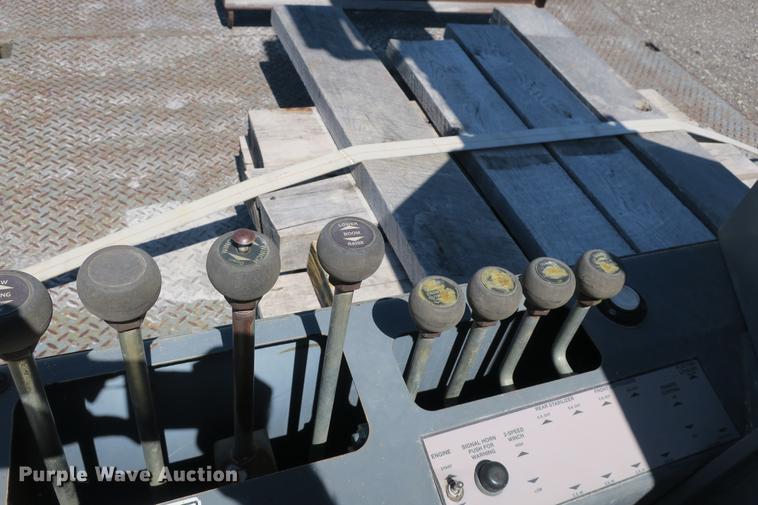 image for item DE3707 1992 Ford L9000 crane truck