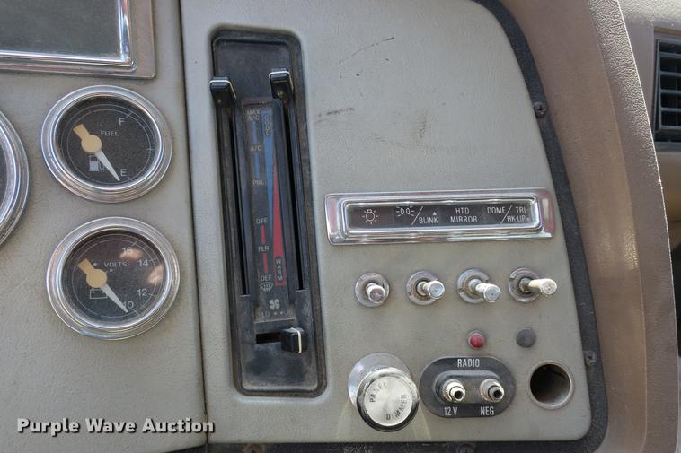 image for item DE3707 1992 Ford L9000 crane truck