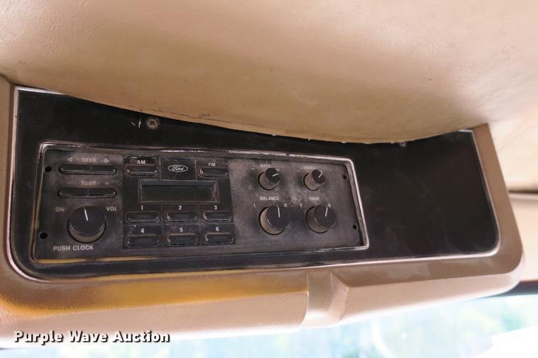 image for item DE3707 1992 Ford L9000 crane truck