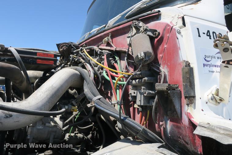 image for item DE3707 1992 Ford L9000 crane truck