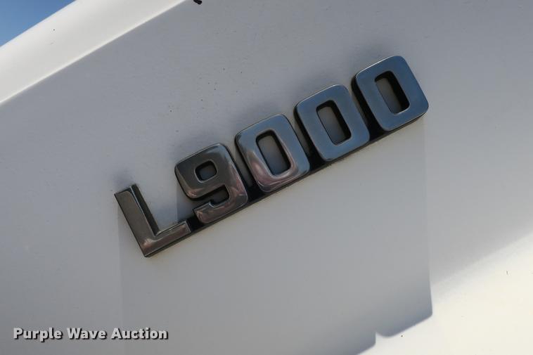 image for item DE3707 1992 Ford L9000 crane truck