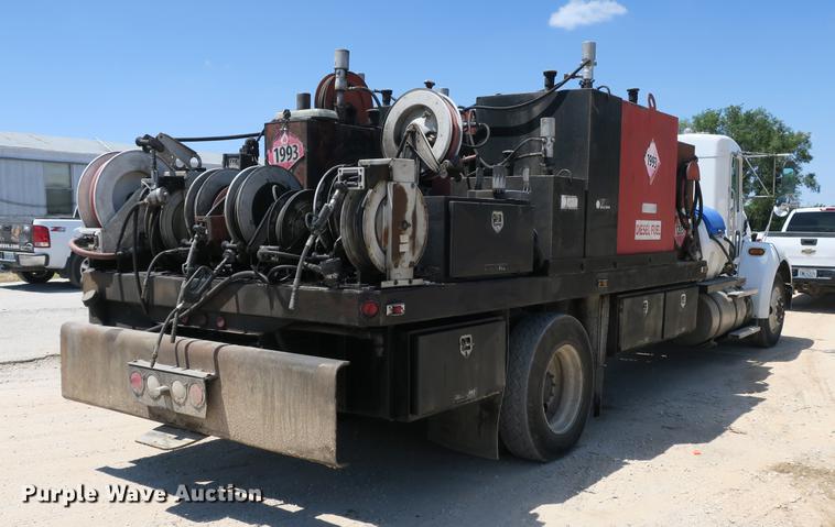 image for item DE3708 2007 Kenworth T300 service truck