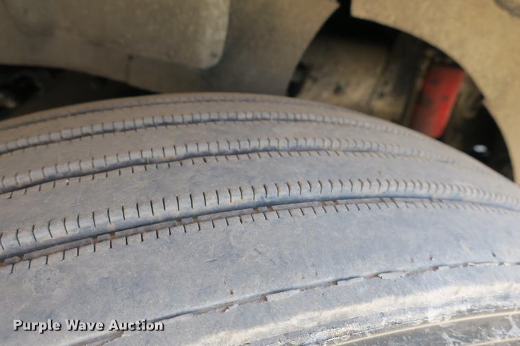 image for item DE3708 2007 Kenworth T300 service truck