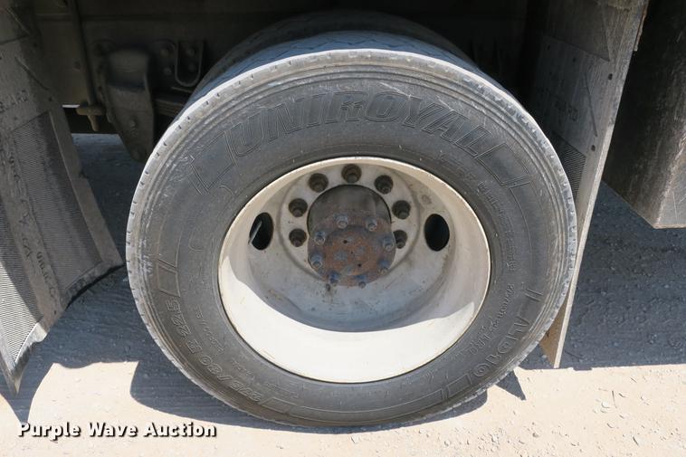 image for item DE3708 2007 Kenworth T300 service truck