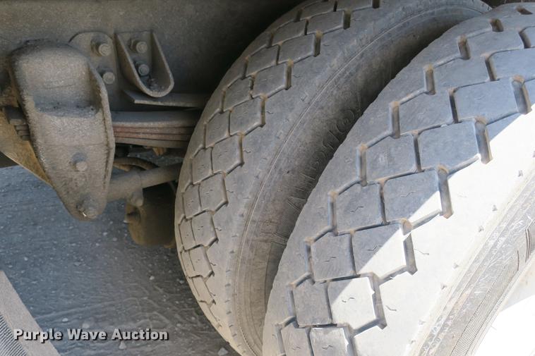 image for item DE3708 2007 Kenworth T300 service truck