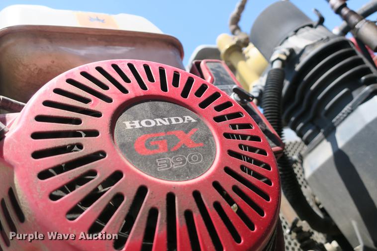 image for item DE3708 2007 Kenworth T300 service truck