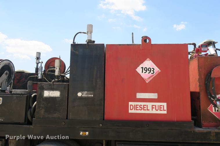 image for item DE3708 2007 Kenworth T300 service truck