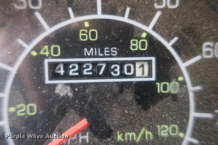 image for item DE3708 2007 Kenworth T300 service truck