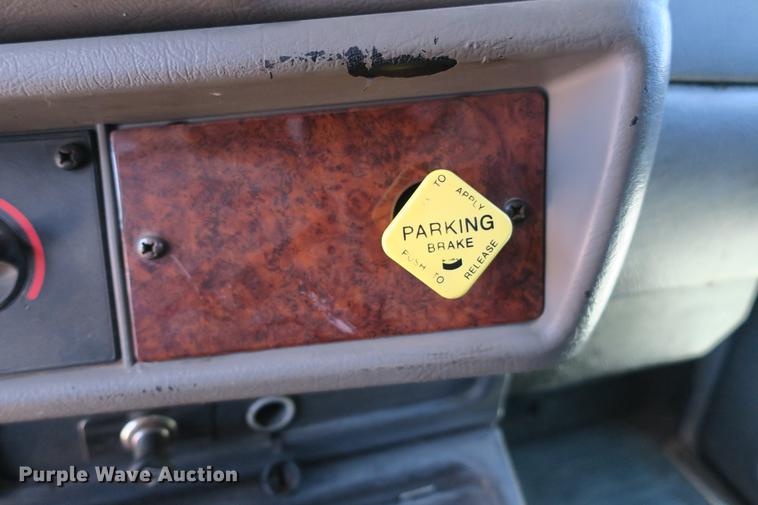 image for item DE3708 2007 Kenworth T300 service truck