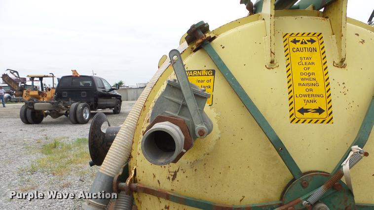 image for item DE7140 2001 Ring A Matic Jet Vac vacuum trailer