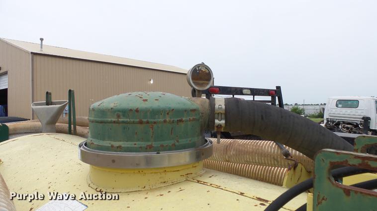 image for item DE7140 2001 Ring A Matic Jet Vac vacuum trailer