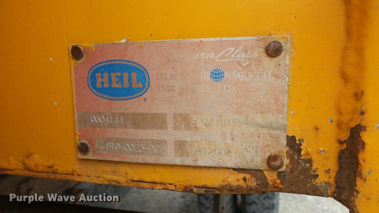 image for item DE7141 1984 Ford F700 dump truck