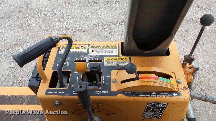 image for item DE7143 Case 660 trencher