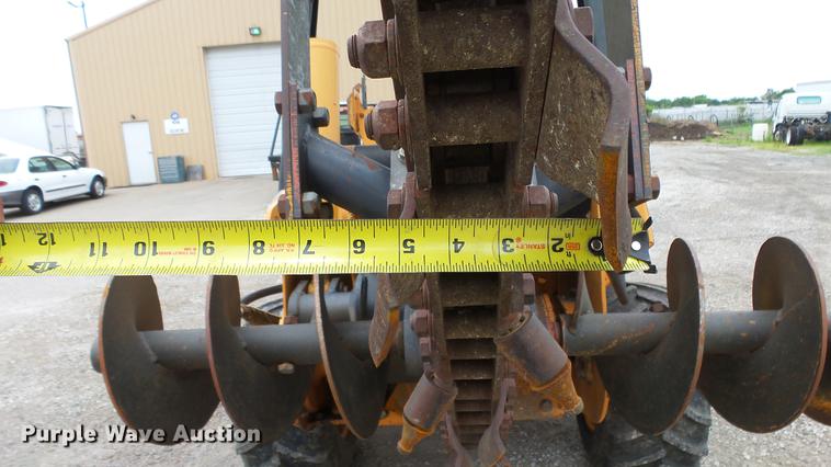 image for item DE7143 Case 660 trencher
