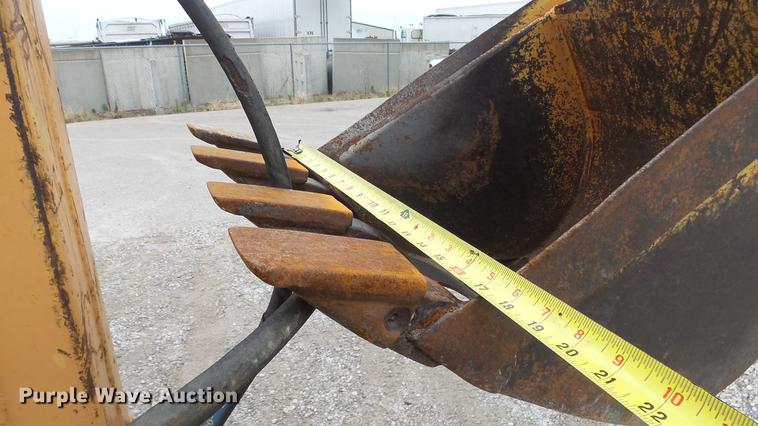 image for item DE7143 Case 660 trencher