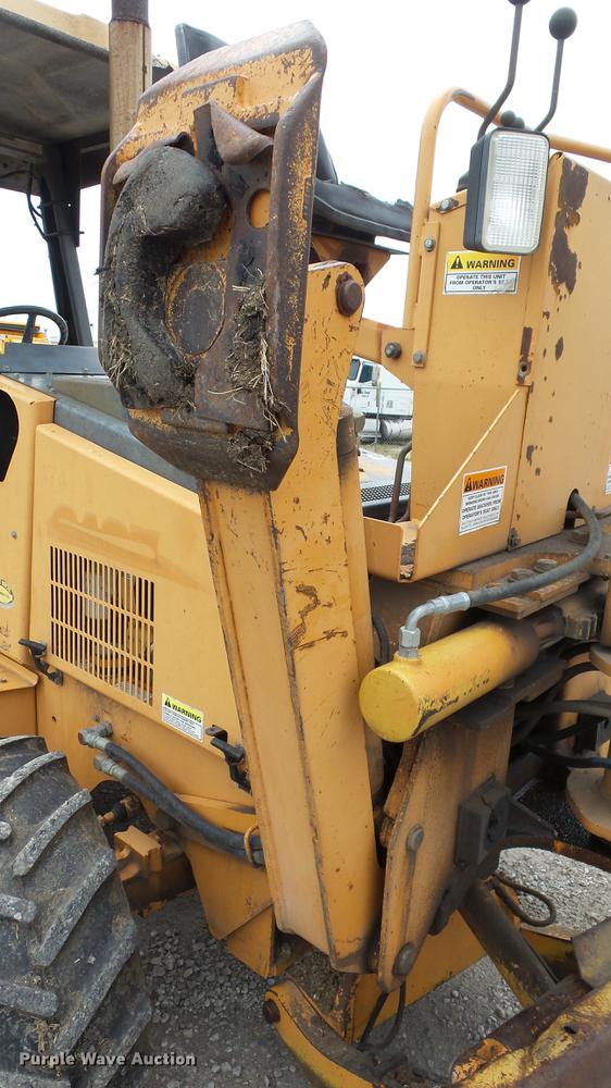 image for item DE7143 Case 660 trencher