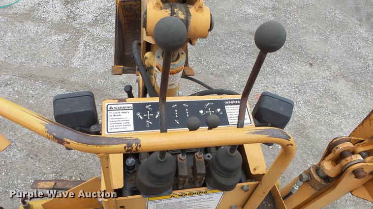 image for item DE7143 Case 660 trencher