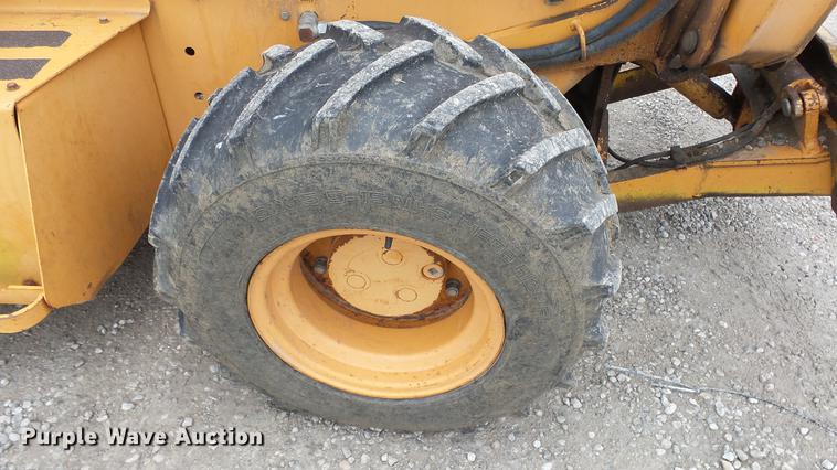 image for item DE7143 Case 660 trencher