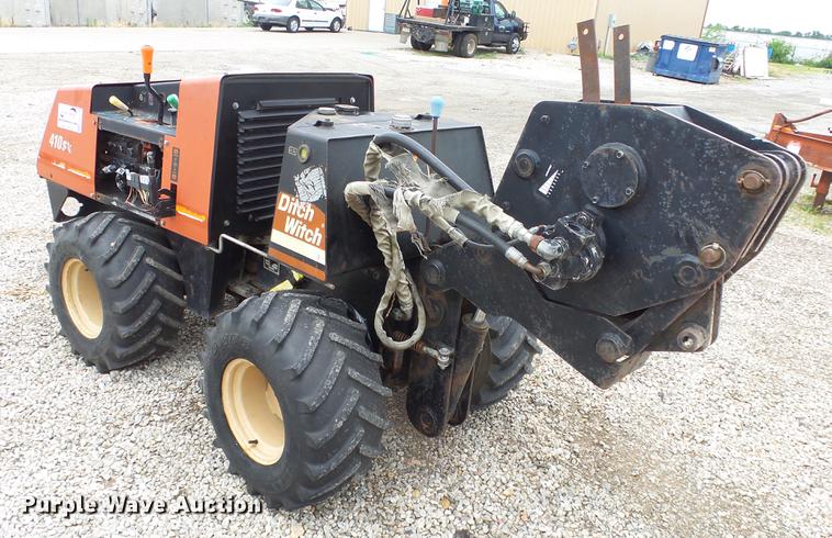 image for item DE7144 Ditch Witch 410SX vibratory cable plow