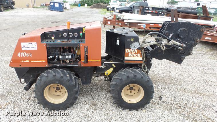 image for item DE7144 Ditch Witch 410SX vibratory cable plow