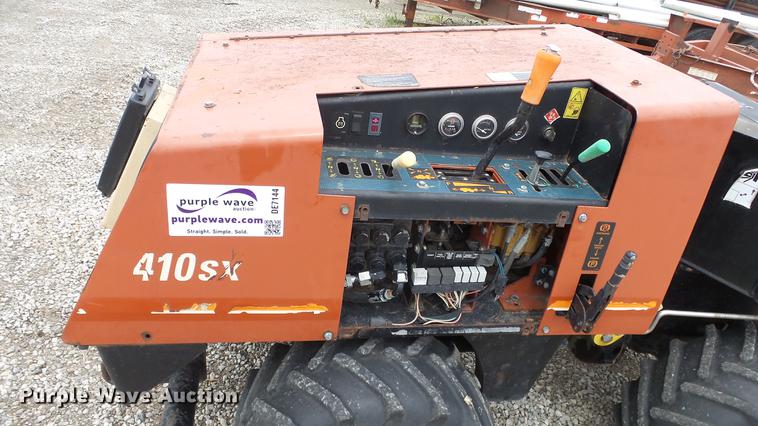 image for item DE7144 Ditch Witch 410SX vibratory cable plow