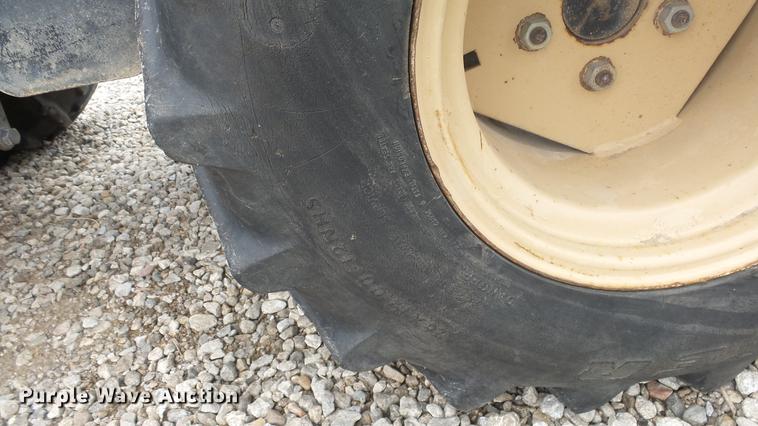 image for item DE7144 Ditch Witch 410SX vibratory cable plow