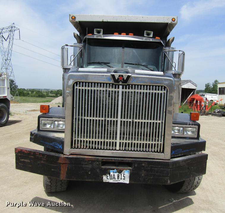 image for item DF3813 1993 Western Star 4900 dump truck
